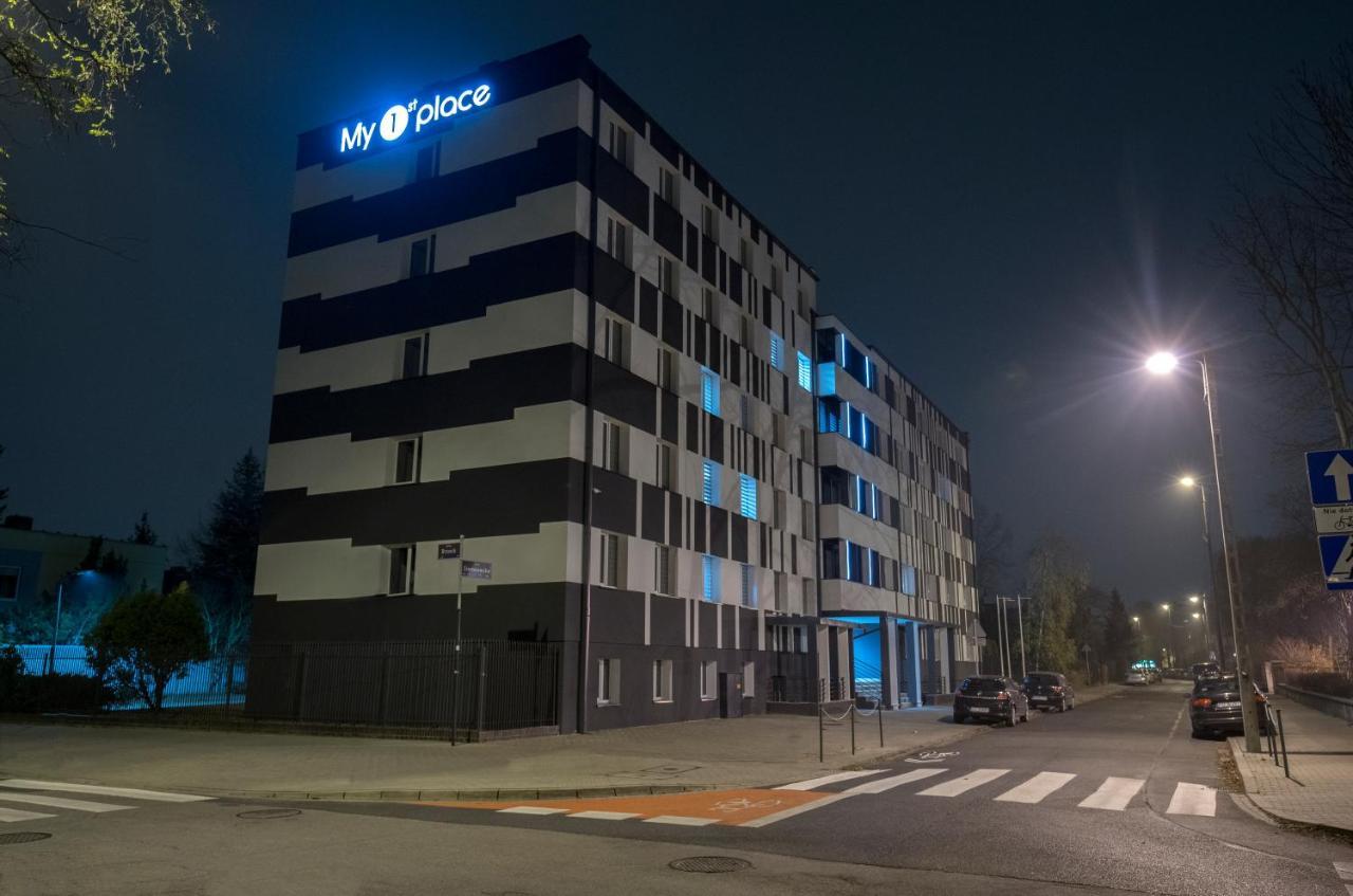 My 1St Place Poznan Aparthotel Buitenkant foto